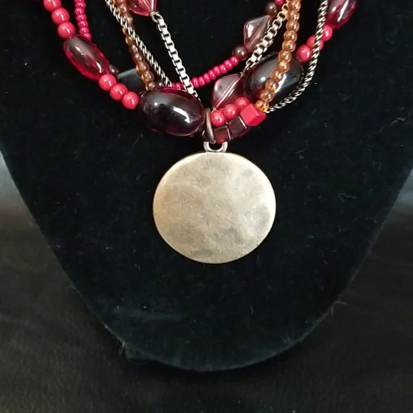 3 for 20. Vintage  red and gold  beaded  necklace. - Picture 2 of 9